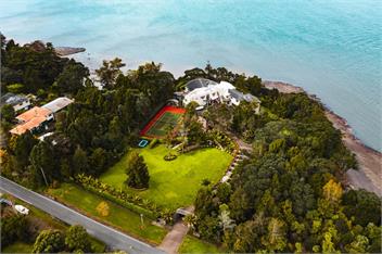 Beachside Luxury (Bachcare) - Auckland