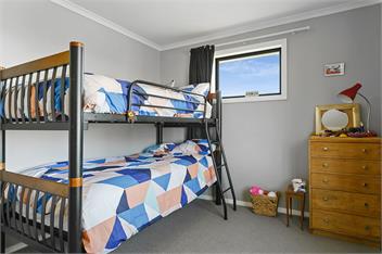 Secluded Lake Escape with sweeping reserve views near the Botanical Gardens - Taupo