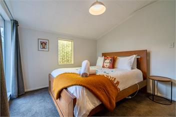 27 on Henry (Bachcare) - Te Anau