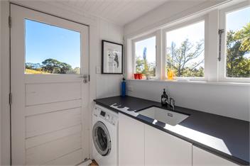 GRAPE SHED COTTAGE : Coast & Country - Waiheke Island