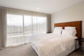 Golfers and Skiers Retreat (Bachcare) - Jacks Point