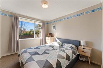 The Bay Breeze Retreat (Bachcare) - Taupo