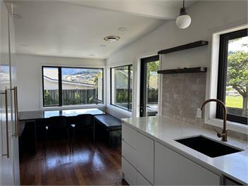 Large Family Home with pool and next to park - Wanaka