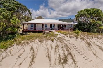 Poppy's Beach House (Bachcare) - Whangapoua