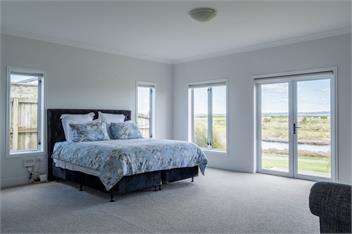 Sunlit Shores (Bachcare) - Papamoa