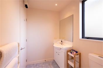 Central Home | Lake Views | 3 Bedrooms | Free WIFI - Queenstown