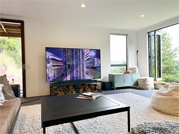Amongst the pines | 2 bedroom bach | Stellar Views - Queenstown