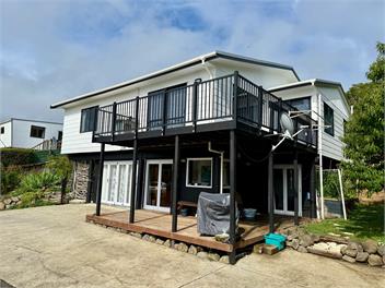 Cosy Raglan Studio — Walk to Beach & Village - Roberts St - Apartment (Downstairs) - Raglan
