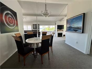Absolute Lakefront - Taupo