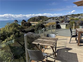 Rose's Kaiteriteri Bach - 