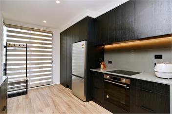 City-side Riccarton, Walk to Mall - Matai St West -