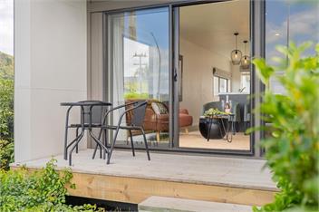 Soleil by the Sea - Beachfront Apartment - 