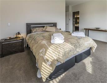 Peninsula Bay Luxury Retreat - Wanaka