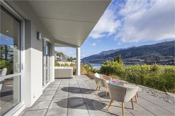 Sunnyside Vista | Amazing Property + Spa pool - Queenstown