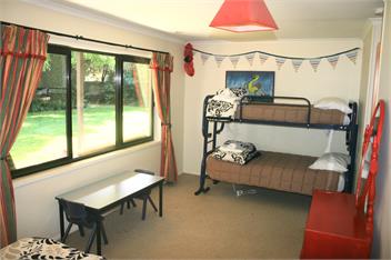 Walnut Grove Lodge sleeps 26 - Christchurch