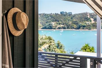 Black Bach on Burrell - Waiheke Island
