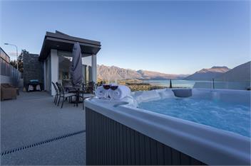 Views on Edinburgh | Queenstown Hill Luxury - Queenstown
