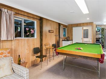 Family Fun at The Lake (Bachcare) - Lake Tarawera