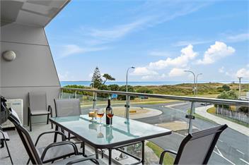 Sunrise, Seaviews and BBQs (Bachcare) - Papamoa