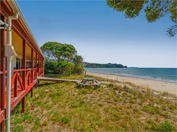 Poppy's Beach House (Bachcare) - Whangapoua