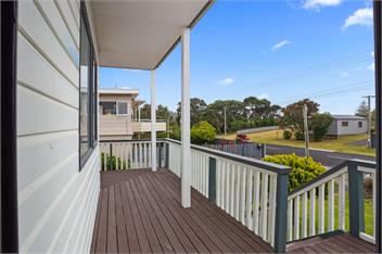 A Wave From It All (Bachcare) - Waihi Beach
