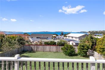 Snells Seaside Bach (Bachcare) - Snells Beach