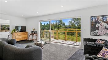 The Whitehouse (Bachcare) - New Plymouth
