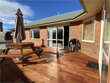 Views and Location - Twizel