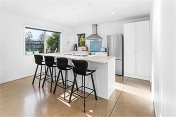 The Modern Retreat - Albert Town