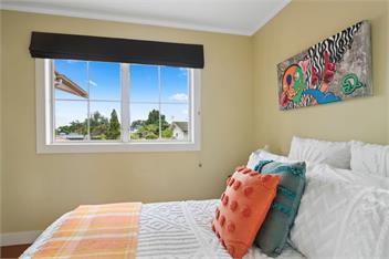 A Ray of Sunshine (Bachcare) - Whangaparaoa