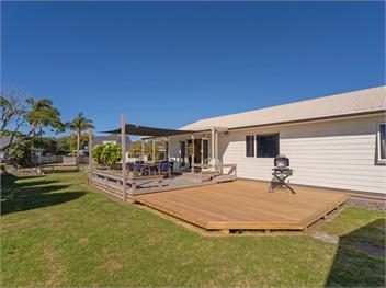 Nest by the Beach (Bachcare) - Cooks Beach