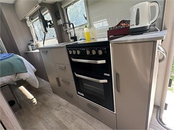 RV Space With Comfy Bed in Country Location - Hastings