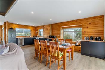 Matahari Beachfront Tairua - Pet Friendly - Tairua