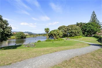 Coastal Drift (Bachcare) - Waikanae