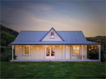 Toad Hall (Bachcare) - Akaroa