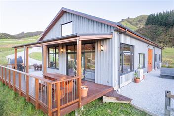 The Stables - Executive Country Living - Pohara