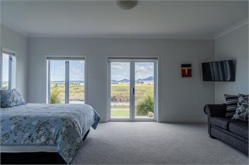 Sunlit Shores (Bachcare) - Papamoa