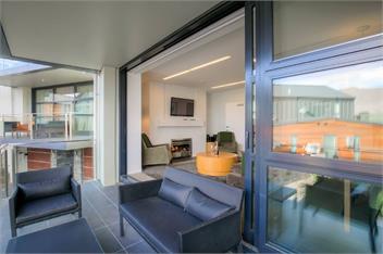 Panoramic Escape | 2BR 2BA Apt with Balcony - Queenstown