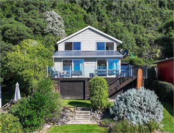 'Bayside' at Gore Bay - Gore Bay