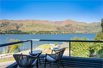 Lakefront Retreat - Wanaka