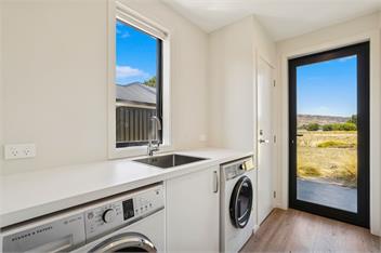 Dancing Tussock Escape (Bachcare) - Cromwell