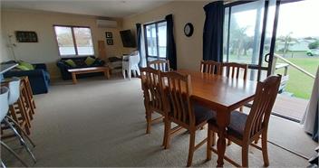 A POPULAR HOLIDAY SPOT ON LINTON - Whangamata