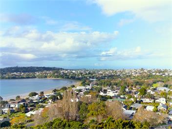 Stunning Manly Beach Holiday Home with Panoramic Sea Views - 