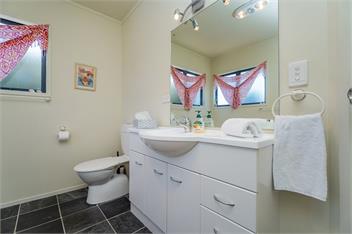 The Holiday Hideaway (Bachcare) - 