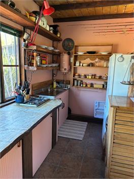 Rotoiti Rustic Retreat - 