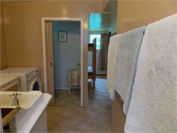 Orchard View Cottage:- Close to the beaches but away from the crowds. - Nelson