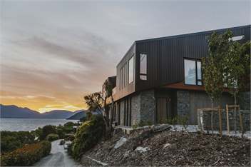 Lakehouse Joela | Prime Location + Luxury Living - Queenstown