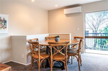Winter stay 3, pay 2 & 7 seater car included - Waiheke