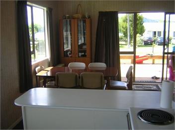The Lakehouse Bach (Bachcare) - Lake Rotoiti