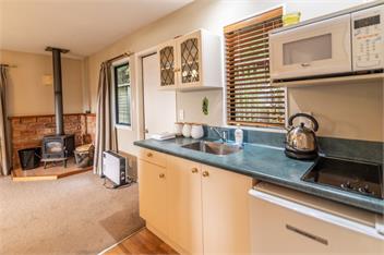 Overton Cottage (Bachcare) - Akaroa